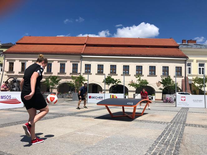 Turniej w teqball na kieleckim Rynku