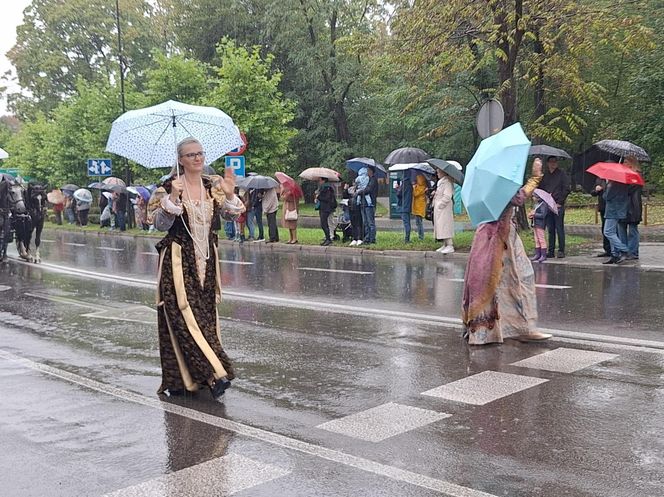Pochód Gwarkowski 2025 w strugach deszczu