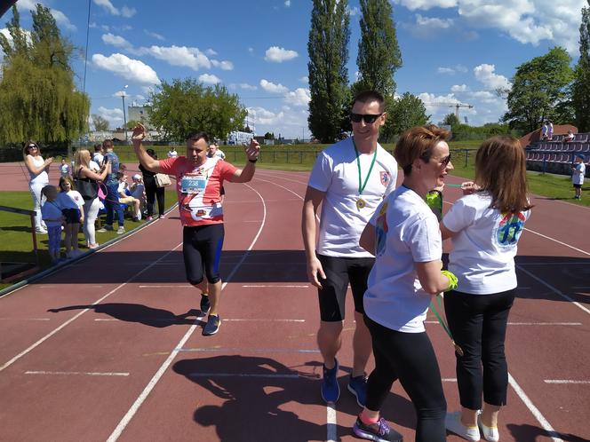 Zobacz uczestników maratonu charytatywnego zorganizowanego przez siedlecką Siedemnastkę