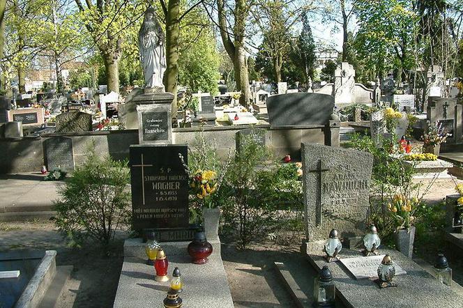 Wyszukiwarka pozwala odnaleźć grób na poznańskich cmentarzach.