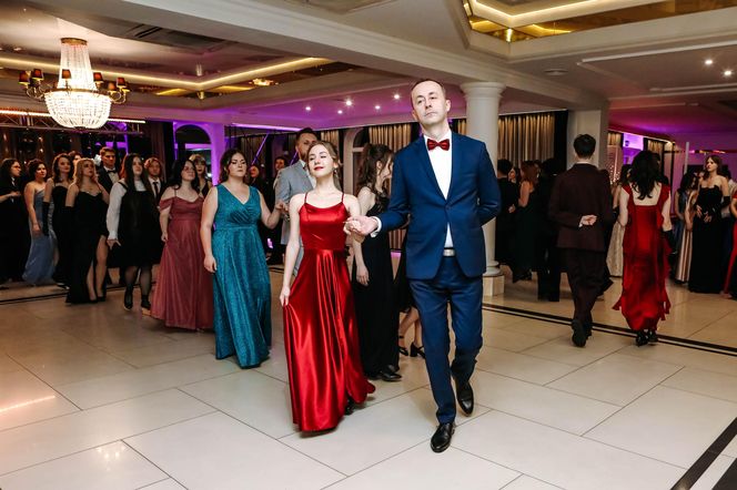 Elegancka studniówka maturzystów z I LO w Rybniku. Ten bal zapamiętają na długo