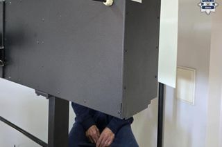 Horror w parku w Knurowie. Poszło o pieniądze. 69-latek zranił kolegę i uciekł