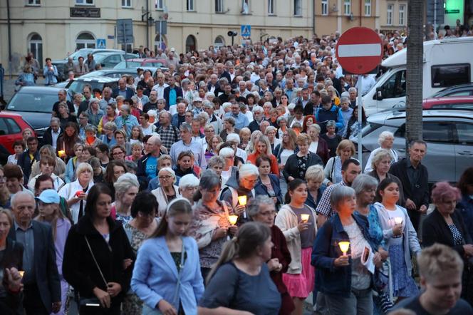 75 lat temu obraz Matki Boskiej w Lublinie zapłakał. Wierni uczcili rocznicę „Cudu lubelskiego” procesją różańcową