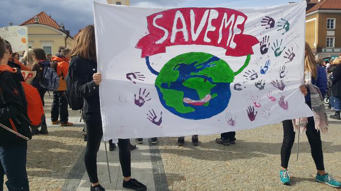 Białystok: Młodzieżowy Strajk Klimatyczny: "Najpierw natura, potem matura"