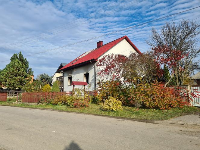 Nieskurzów Stary. Rodzice zginęli w płomieniach ze swoimi dziećmi [GALERIA]