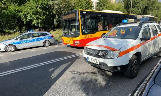 Makabryczny wypadek w Warszawie. Autobus wlókł emerytkę po ulicy