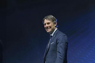 Trener Wysp Owczych w świetnym humorze przed meczem z Polakami, skontrował dziennikarzy. „Ciekawe, czy zapytacie o to Lewandowskiego”