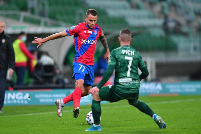 W pierwszym meczu tego sezonu Śląsk pokonał u siebie Raków (1:0).