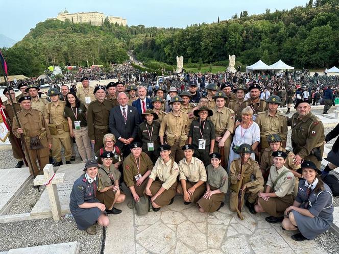 Delegacja województwa pod Monte Cassino. To było hołd złożony bohaterom