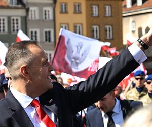 Uroczyste wejście Pary Prezydenckiej do Pałacu Prezydenckiego. Przemarsz ulicami Warszawy