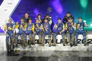 Ceremonia wręczenia trofeum po finale PGE Ekstraligi. Tak cieszył się PRES Toruń!