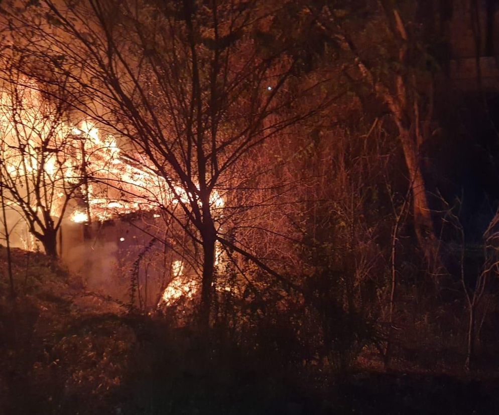 Pożar pustostanu w Lublinie! Nie żyją trzy osoby. Zdjęcia