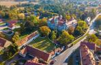 Zamek w Niemodlinie - zdjęcia. Zobacz zamek, który odwiedza stado danieli