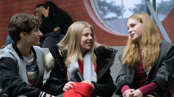 	M jak miłość odc. 1855. Grzesiek (Borys Wiciński), Sara (Nadia Smyczek), Lenka (Olga Cybińska)