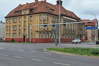 SP nr 1 w Lesznie uratowana? Kurator oświaty wydał negatywną opinię dla likwidacji szkoły