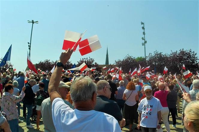 Manifestacja 4 czerwca na placu Solidarności w Szczecinie