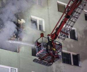 14-latka zginęła w pożarze bloku w Rzeszowie! Poszkodowanych zostało wiele osób [ZDJĘCIA, AKTUALIZACJA]