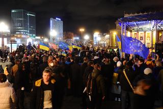 Warszawa solidarna z Ukrainą. Trzaskowski na wiecu RELACJA