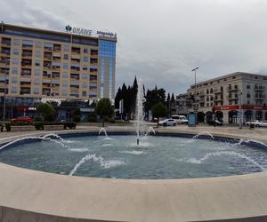 Tanie loty z Wrocławia do Podgoricy. Zobacz stolicę Czarnogóry z uroczą wioską w samym centrum