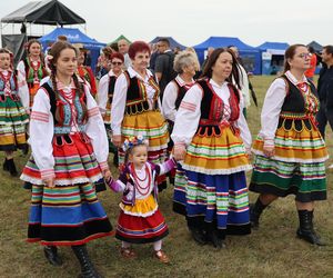 Korowód dożynkowy na dożynkach wojewódzkich 2025 w Świdniku