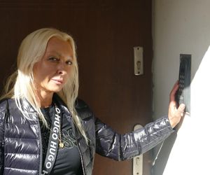 Bandzior napadł panią Natalię i zaczął ją dusić. Kobieta pogoniła drania