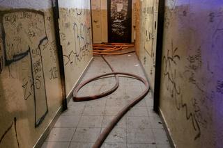 Pożar bloku w Toruniu. Siedem zastępów straży pożarnej w akcji