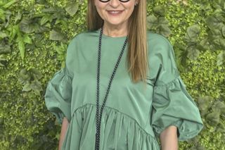 Weronika Rosati z rodzicami na Derbach w Warszawie. Na czerwonym dywanie pojawił się tłum gwiazd!