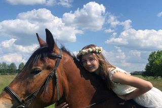 Koń zrujnował życie 16-letniej Klaudii. Mama: Cudem udało się ją uratować