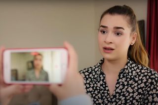 Sila postanowi wyznać Kuzeyowi prawdę i nagra dla niego specjalny filmik, ale Cavidan zdoła usunąć go z komputera.