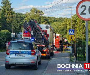 Brzeźnica. 24-letni kierowca bmw roztrzaskał się na dwóch ogrodzeniach