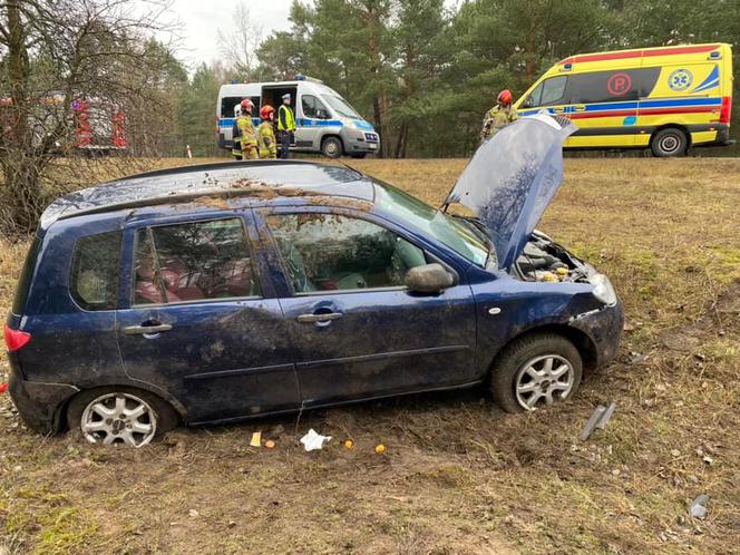 Wypadek na DK 10 pod Bydgoszczą. Poszkodowana rodzina z dwójką dzieci