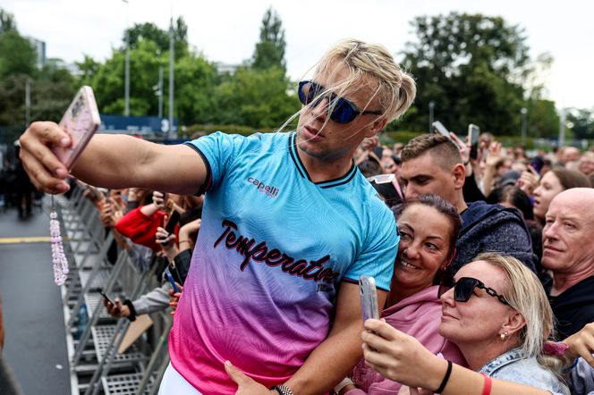 Śląska Scena Letnia na promenadzie przy Stadionie Śląskim w Chorzowie