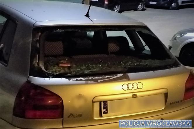 Zniszczone samochody na Nadodrzu. 36-latek rzucał w nie cegłami