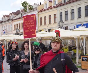 Rozpoczęły się Rzeszowskie Juwenalia. Przez miasto przeszedł barwny korowód 