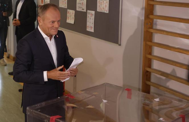 Wybory do Parlamentu Europejskiego. Premier Donald Tusk zagłosował w lokalu wyborczym w Szkole Podstawowej nr 12 przy ul. Górnośląskiej