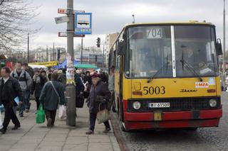  44 lata temu w Warszawie zadebiutował Ikarus! Kto pamięta te kultowe autobusy?