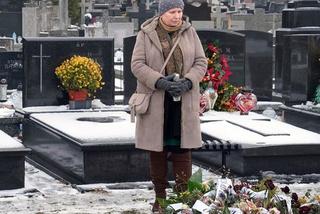 Barwy szczęścia, odcinek 2630: Basia zastanie straszny widok na grobie Zenka. Pierwszy raz od pogrzebu odwiedzi zmarłego męża - ZDJĘCIA