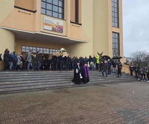 Pogrzeb Jana Furtoka w Katowicach. Tłumy kibiców i działaczy żegna legendę GKS Katowice