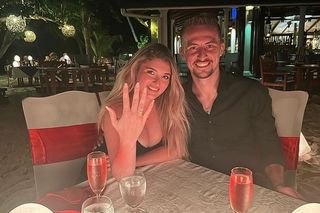 Jan Zieliński oświadczył się pięknej blondynce na Malediwach. Zjawiskowa Klaudia zachwyca jak gra Polaka na Australian Open