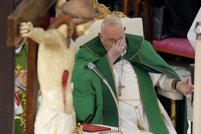 Pilny apel z Watykanu. Chodzi o chorego papieża Franciszka. Proszą o jedno!