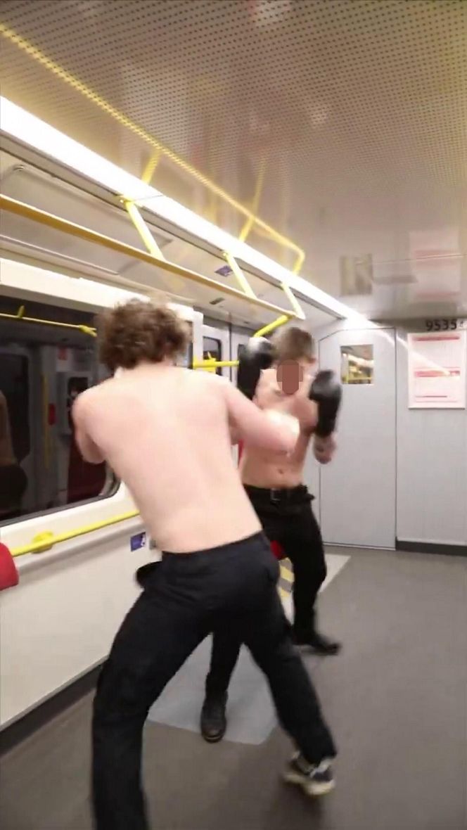 Nielegalna walka w metrze w Warszawie. Szokujące sceny w pociągu! 