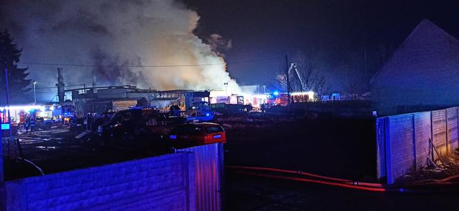 Ogromny pożar w Tucznie.  Na miejscu pracowało 31 zastępów straży pożarnej!