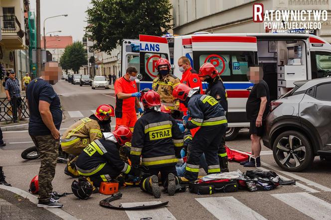 Wypadek w centrum Ełku. Poszkodowana kobieta i dziecko [ZDJĘCIA]
