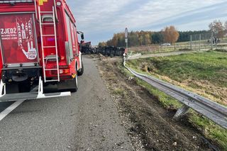 Incydent na A4 pod Tarnowem. Ciężarówka z 23 tonami farby przewróciła się na autostradzie