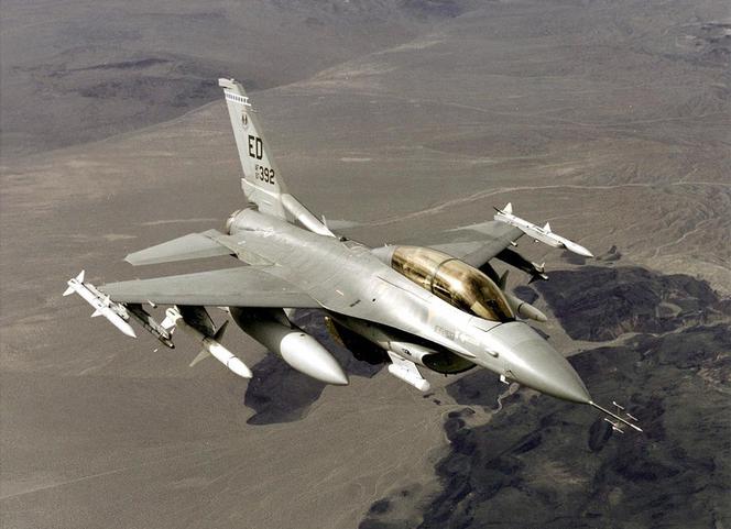 F16