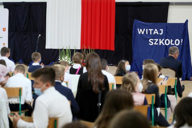 Rok szkolny 2022/23 rozpocznie się PÓŹNIEJ?! Strajk nauczycieli potwierdzony