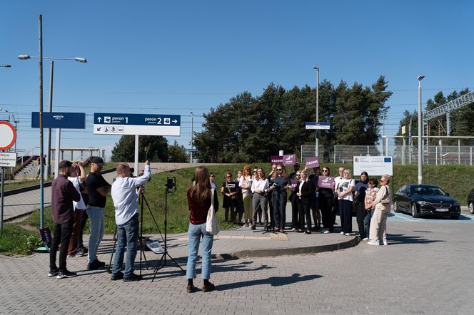Protest na stacji PKP Włoszczowa Północ