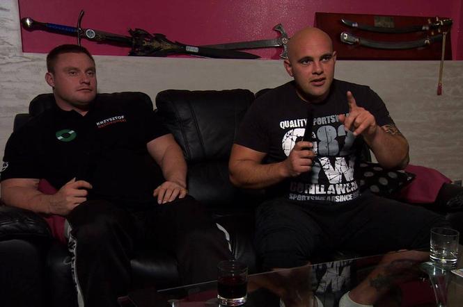 Krzysztof Radzikowski i Dominik Abus, Googlebox przed telewizorem