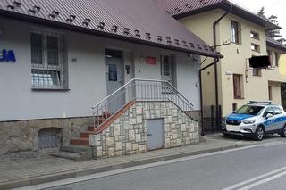 Trzciana. Policyjna koperta tuż przy przejściu dla pieszych. Mamy wyjaśnienia mundurowych