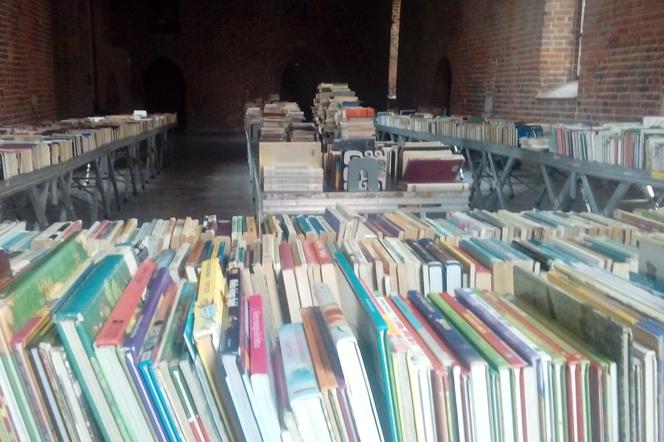 Kiermasz książek wycofanych ze zbiorów Biblioteki Elbląskiej